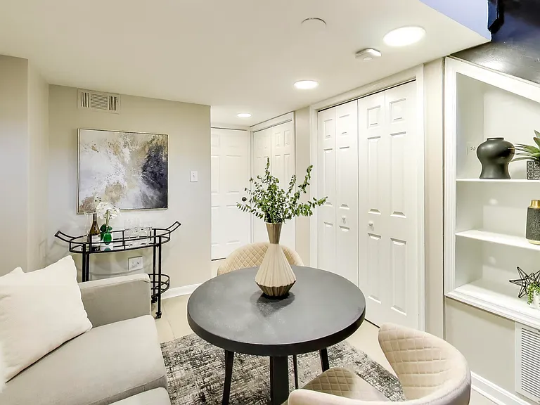 1238 Linden Pl NE — Photo 20
