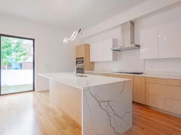 61 Allison St #1, Newton, MA 02458