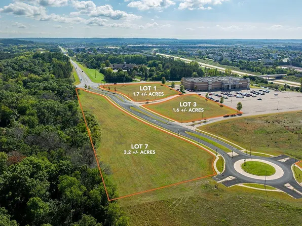 674 Darnold Dr, Hudson, WI 54016