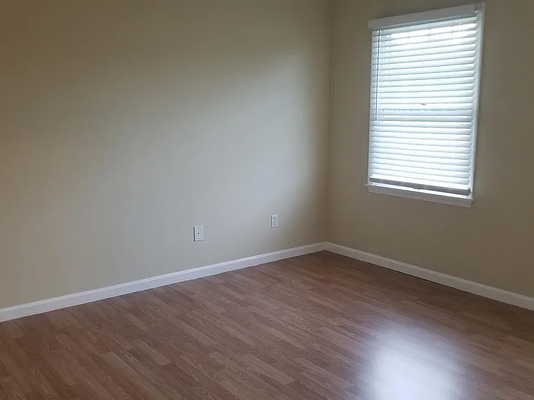 835 Larch Way — Photo 15