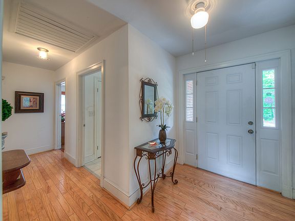 3rd image of 314 Julia Ave