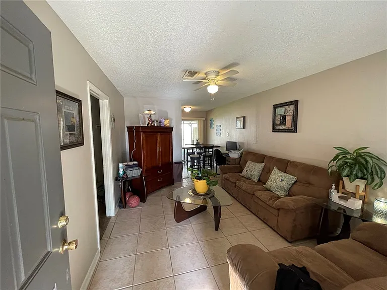 1527 Hillside Dr #CS — Photo 4