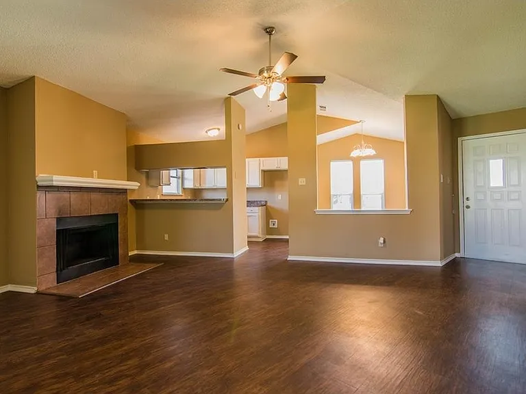 1080 W Hills Ter — Photo 4