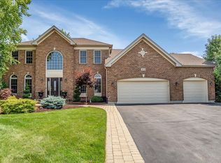 375 Lake Run Ln, North Aurora, IL 60542