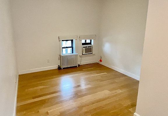 4th image of 76 Saint Marks Ave #9