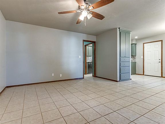 3rd image of 1133 S Highland Dr