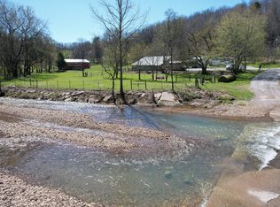 225 Dillon Ln, Goodspring, TN 38460