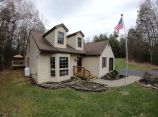 299 Grassy Pond Rd, Sweet Valley, PA 18656