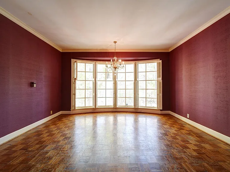 910 Basilwild Dr — Photo 11