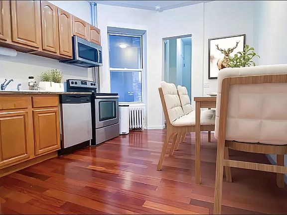 5th image of 129 W 56th St APT 4R