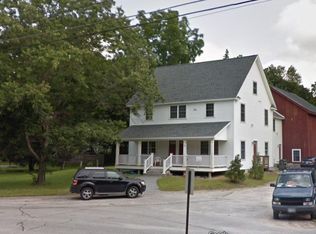 9 Park St, Henniker, NH 03242