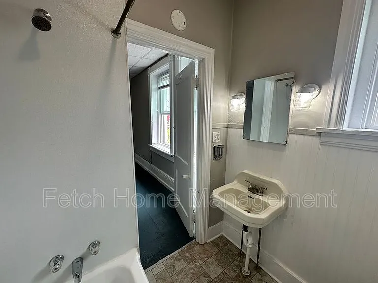 115 S 10th St #3 — Photo 15