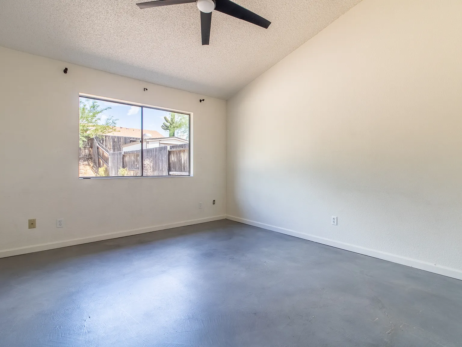 3873 S Headwind Dr — Photo 2