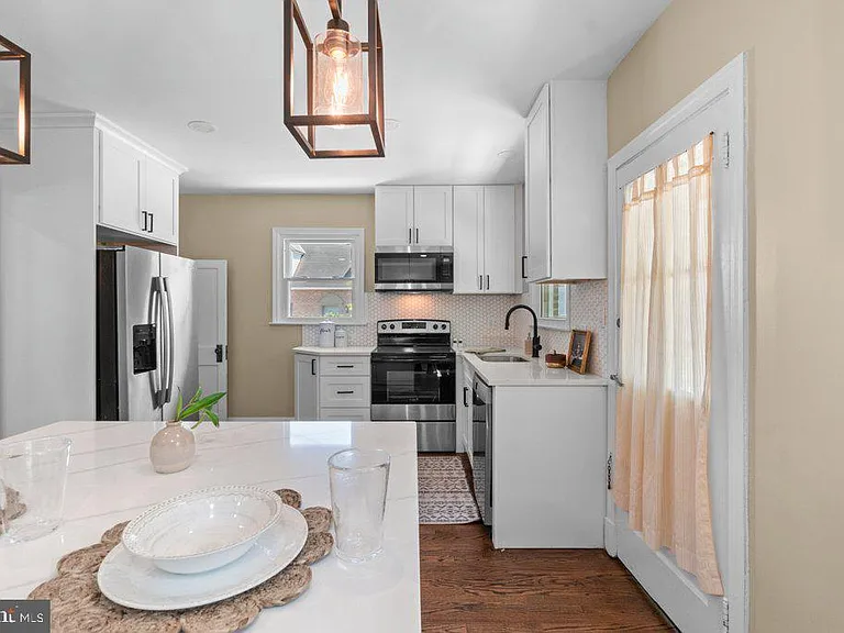 3027 Lavender Ave — Photo 10