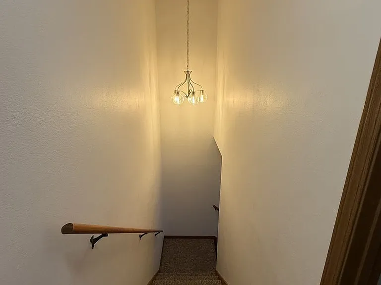1516 Vogt Dr — Photo 14