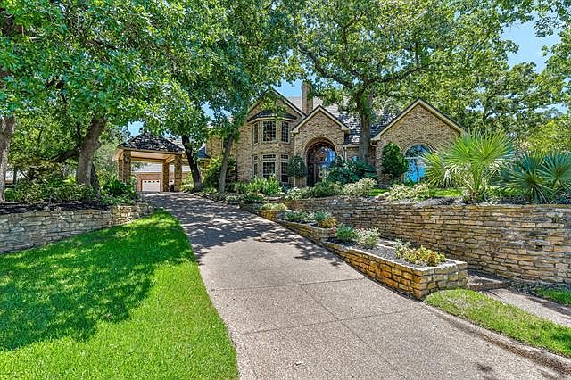 1st image of 3305 Scarborough Lane Ct