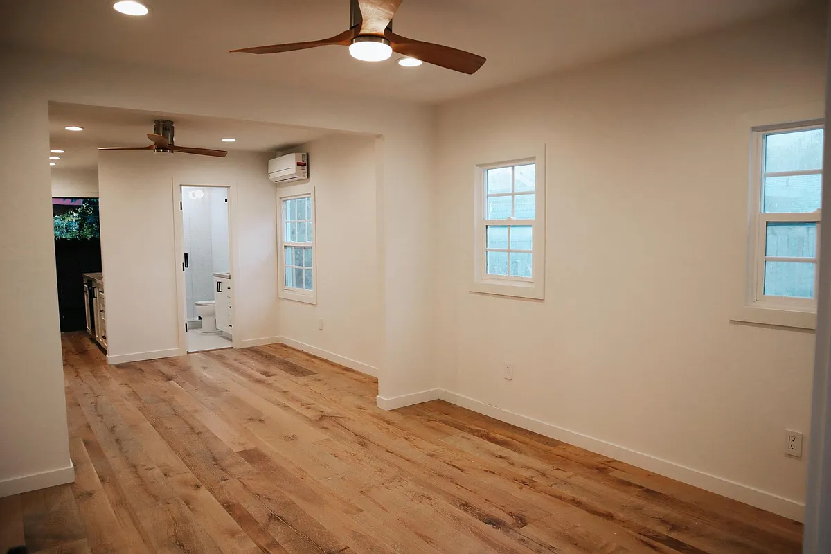Front Entry Living Room - 6742 De Longpre Ave