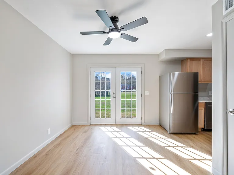 609 McPherson Ct S — Photo 10