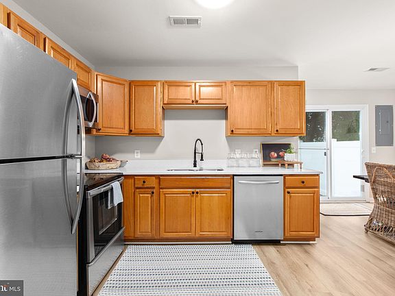 4th image of 105 Powhatan Ct #109