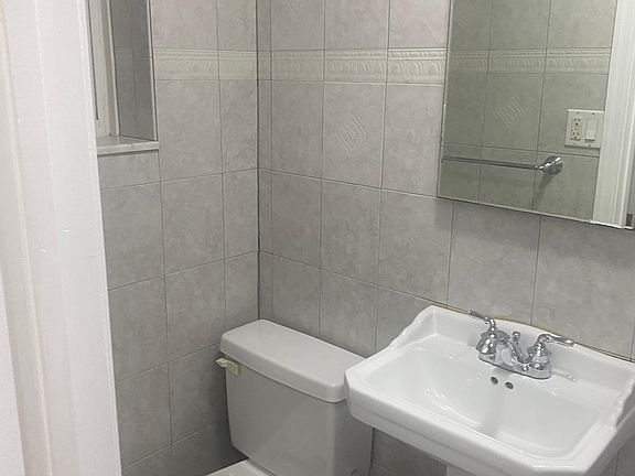 5th image of 2721 Laconia Ave #1