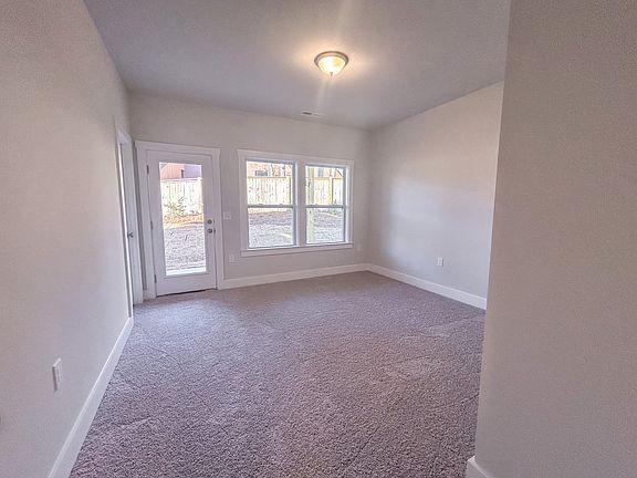 5th image of 127 Sugar Run Dr