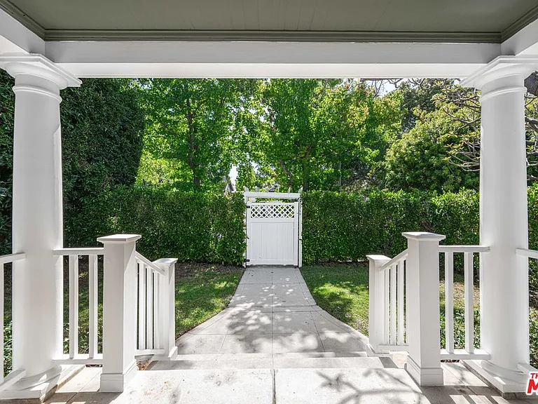 1441 N Ogden Dr — Photo 2