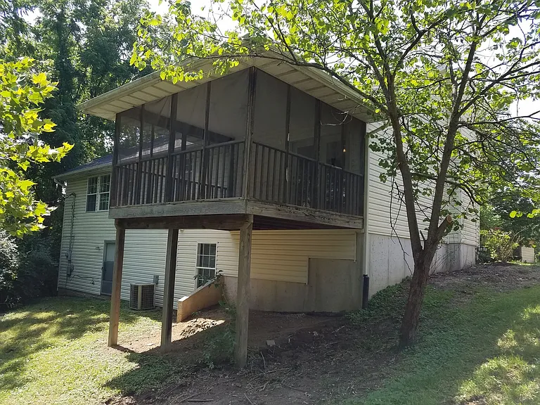 2305 Primrose Dr — Photo 16