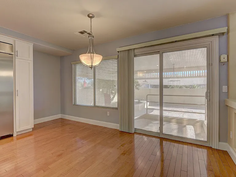 3920 Larkcrest St — Photo 10