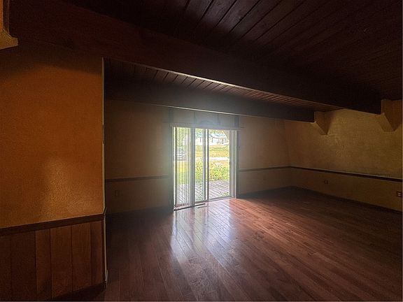 3rd image of 275 Oliver Ave