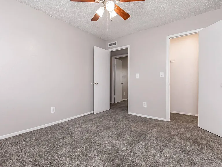 5107 N Hammond Ave — Photo 7