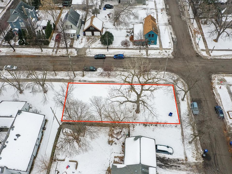 1st image of 132 Western Ave S