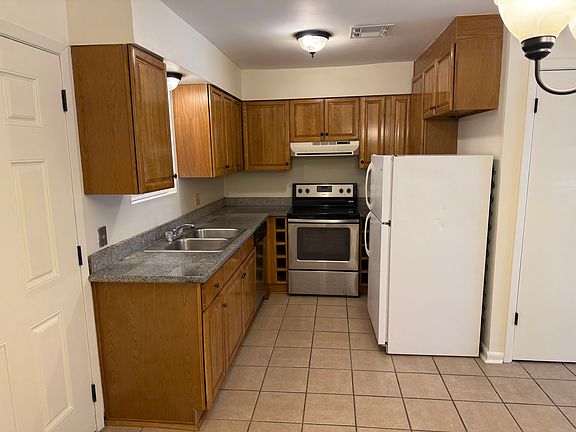 2nd image of 1730 Lynn St #A