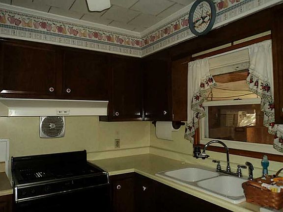 5th image of 108 W Edgewood St