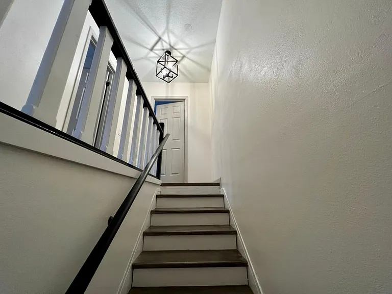 421 S Chestnut St — Photo 9