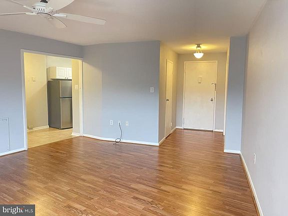 5th image of 10201 Grosvenor Pl APT 1628
