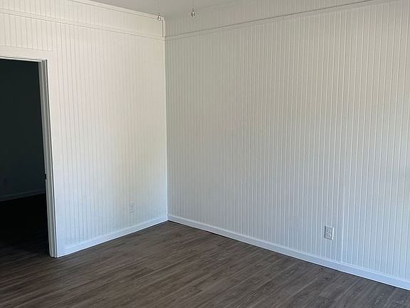 3rd image of 1116 Hickory St
