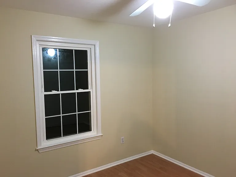 241 Larchwood Ct — Photo 25