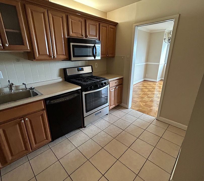 1st image of 4515 Willard Ave APT 2106S
