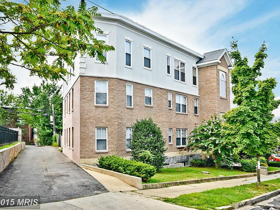 Exterior (Rear)