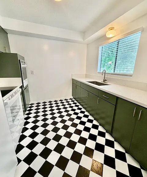 6100 Primrose Ave #10 — Photo 2