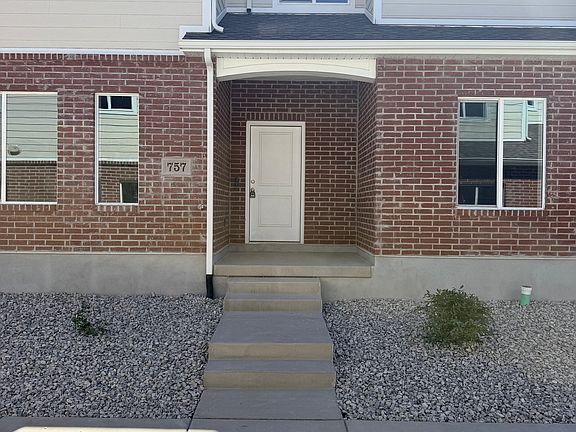 3rd image of 773 N Pheasantbrook Cir #3B