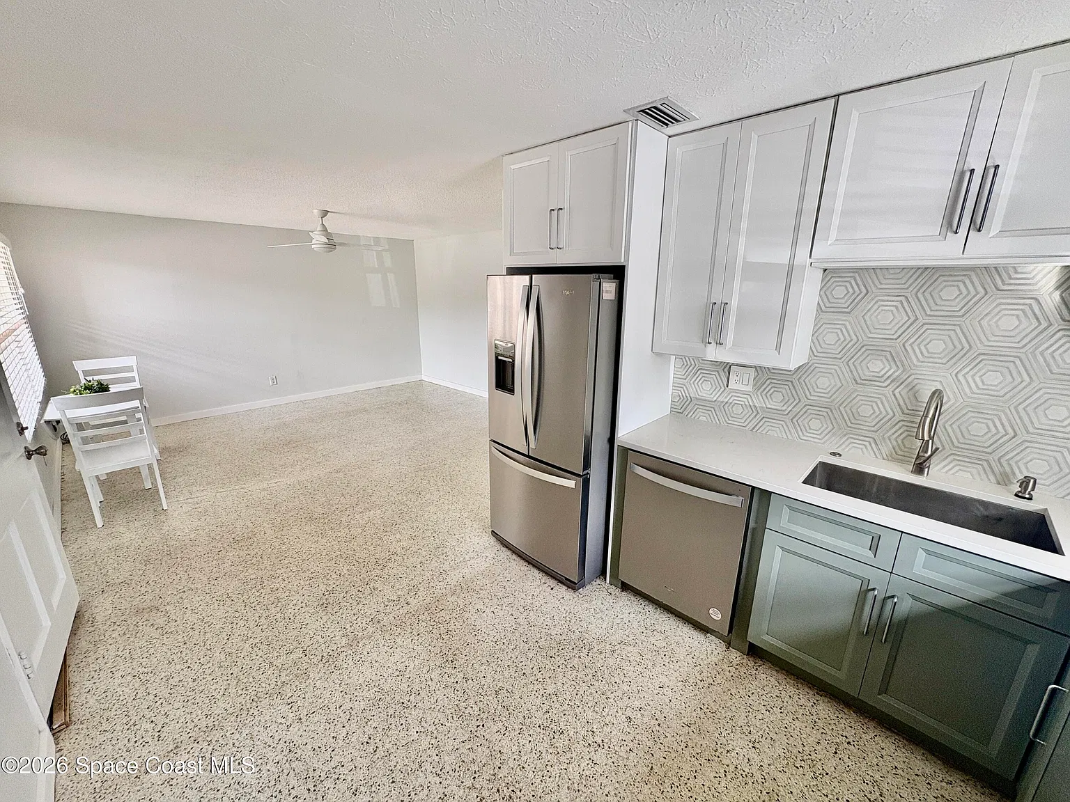 2 bed, 1.0 bath, 822 sqft, $1,600 — Photo 3