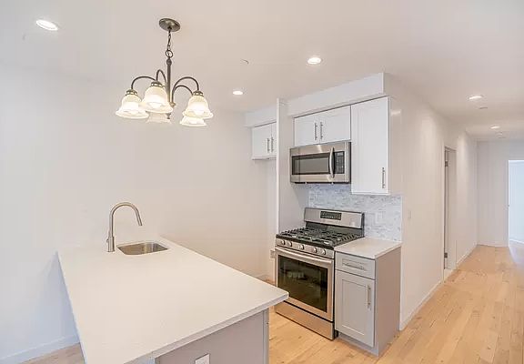 3rd image of 2481 Ocean Ave #3A