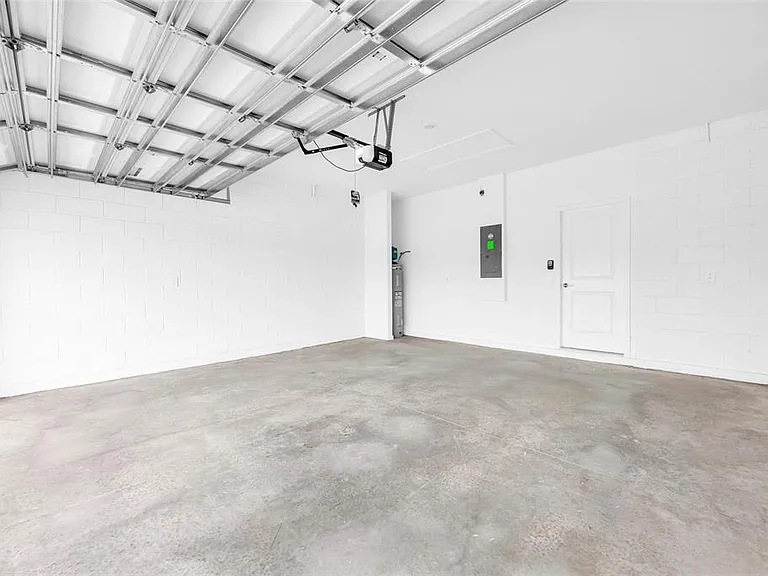 5577 Fiona Ln — Photo 31