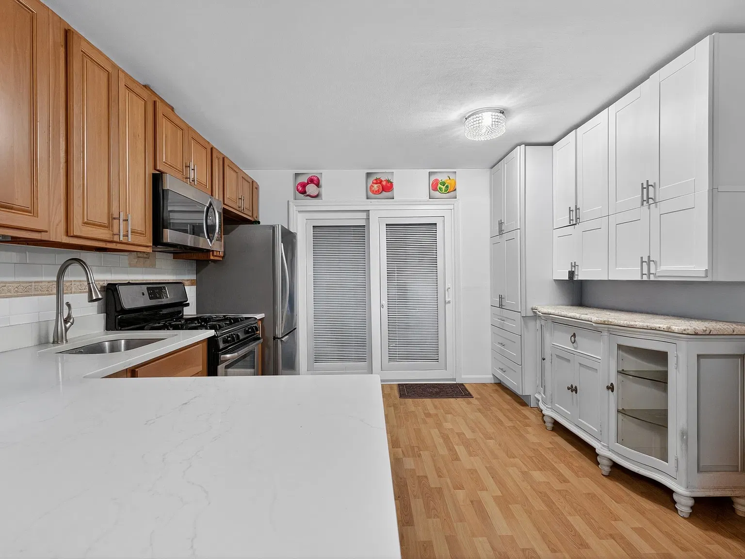 3 bed, 2.0 bath, $3,200 — Photo 3