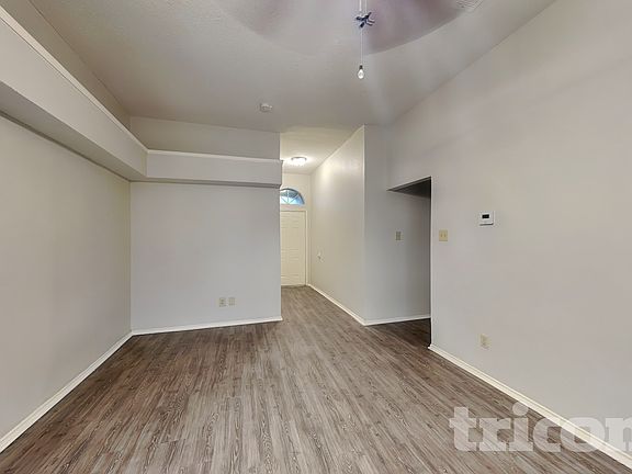 4th image of 2851 Linden Ln