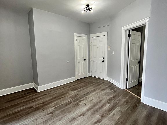 5th image of 122 Corbin Ave #306