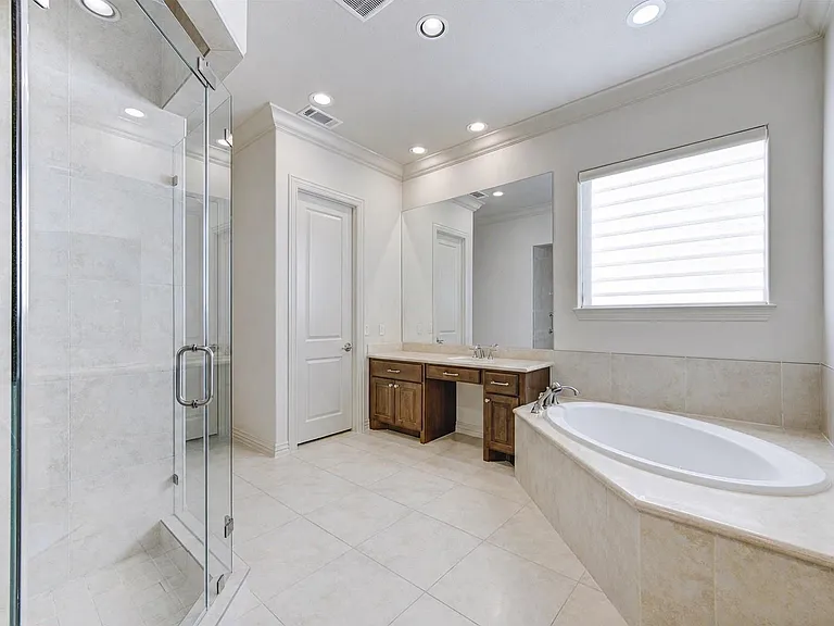 2422 Camden Creek Ln — Photo 13