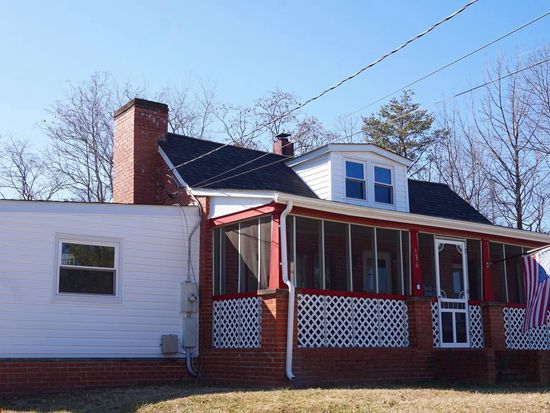 136 Harrell Rd, Fredericksburg, VA 22405