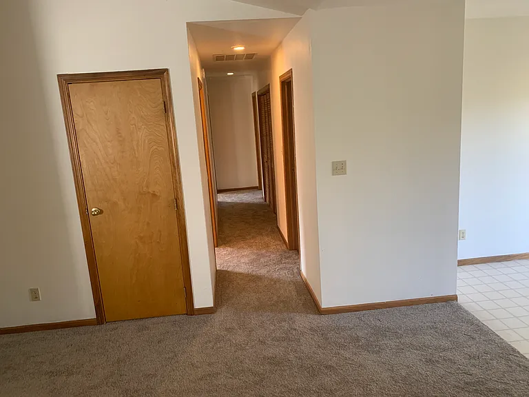 2321 N Glenisle Ave #A — Photo 4